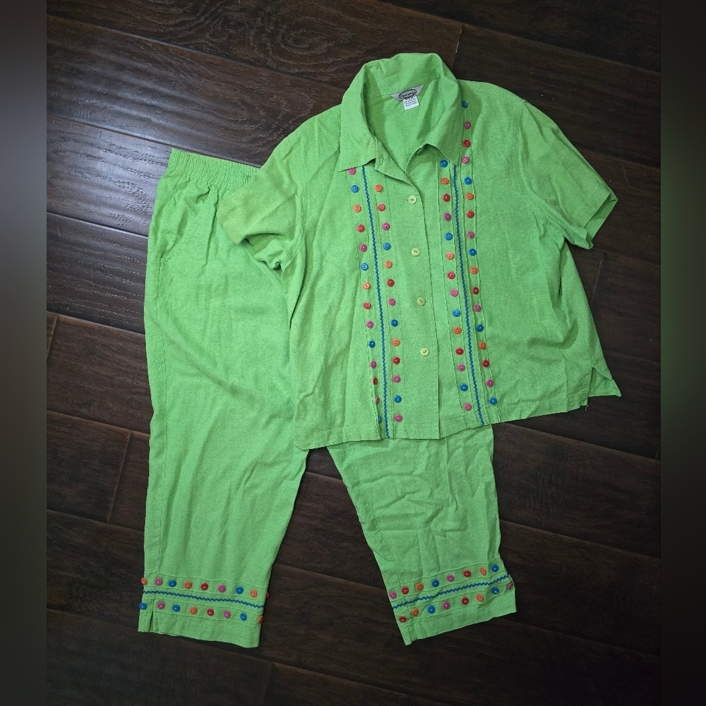 Stonebridge Vintage Womens Lime Green Collared Top Rainbow Detail Set
